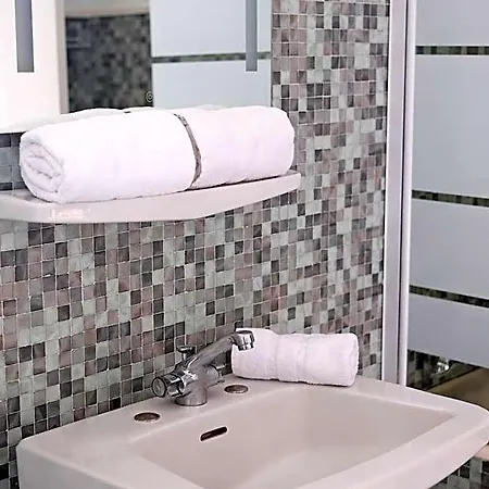 아파트호텔 Le Beau Rivage 3*
